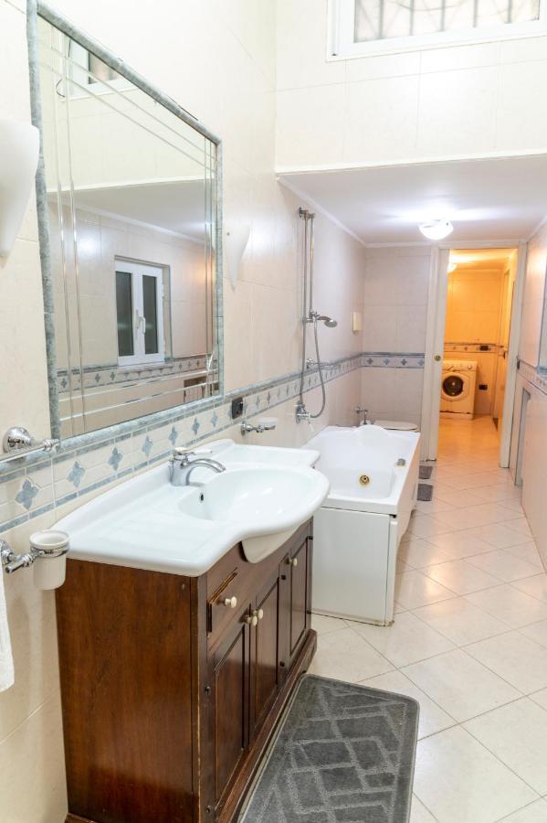 Deluxe Apartment With Garden In Vomero Napoli Dış mekan fotoğraf