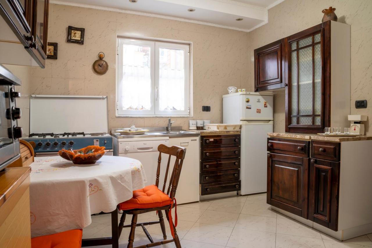 Deluxe Apartment With Garden In Vomero Napoli Dış mekan fotoğraf