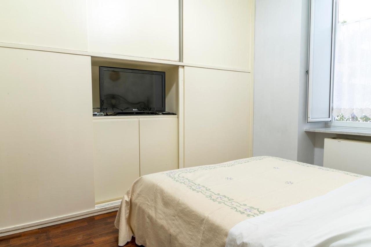 Deluxe Apartment With Garden In Vomero Napoli Dış mekan fotoğraf