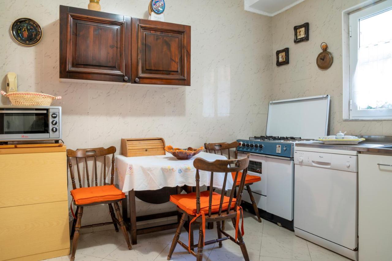 Deluxe Apartment With Garden In Vomero Napoli Dış mekan fotoğraf